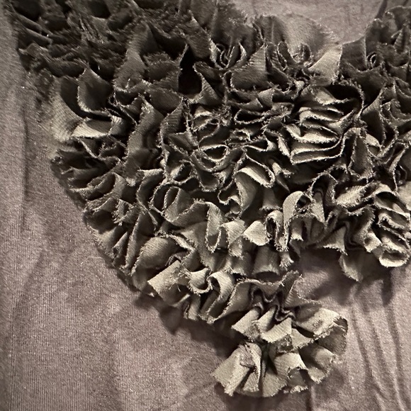 AK- Anne Klein Ruffle Collar Tank-size M - Picture 2 of 5